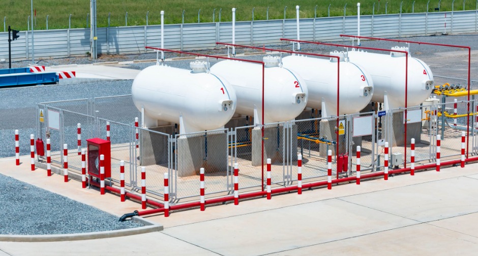 LPG storage tanks and gas distribution system